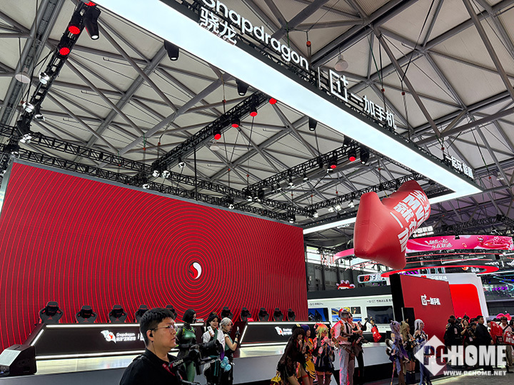 集结三大顶流游戏 一加高调亮相2025 ChinaJoy