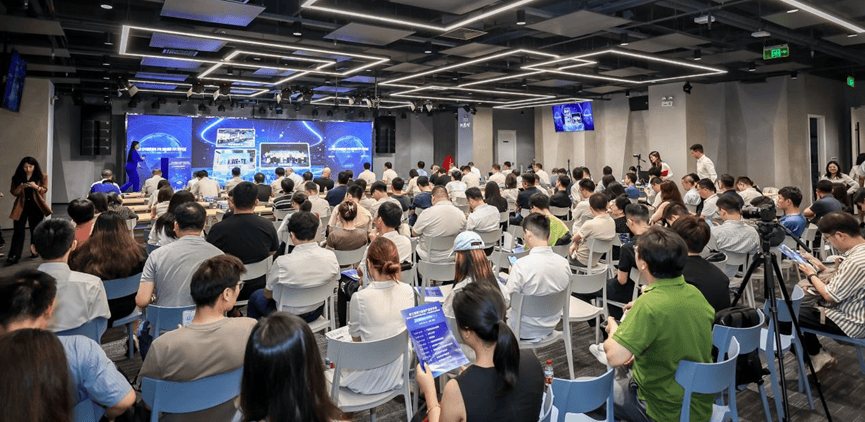 福田发布19款AI硬核产品达成千万级订单成果亮眼！(图2)